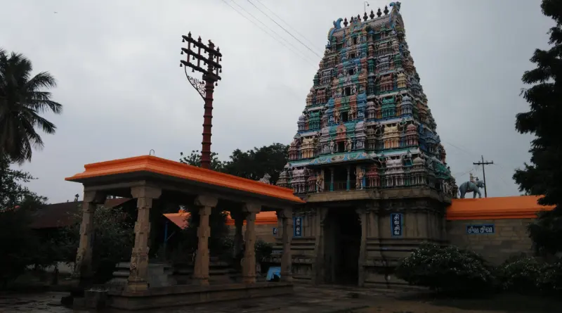 The Rajagopuram and a pillared porch seen from the east